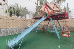 Image 17 - 886385