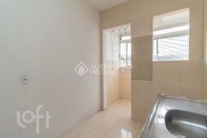 Image 6 - 886385