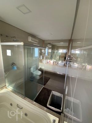 Image 21 - 886387