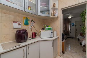 Image 18 - 886393