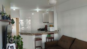Image 4 - 886402