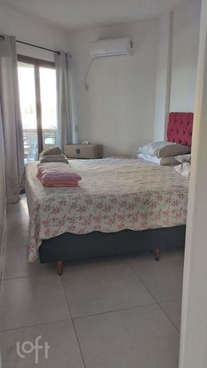 Image 14 - 886402