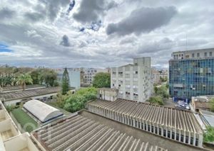 Image 17 - 886405