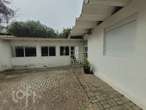 Image 13 - 886410
