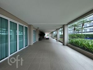 Image 17 - 886418