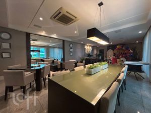 Image 21 - 886418