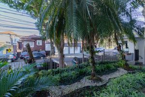 Image 16 - 886421