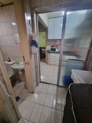 Image 5 - 886421