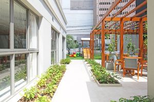 Image 9 - 886423