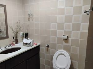 Image 4 - 886425