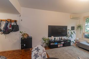 Image 7 - 886425