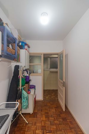 Image 13 - 886425