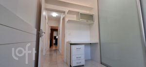 Image 19 - 886426