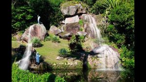 Image 14 - 886431