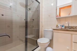 Image 9 - 886433