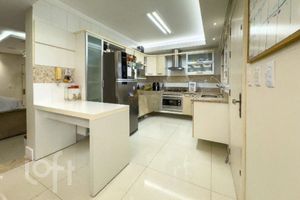 Image 8 - 886443