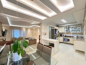 Image 12 - 886443