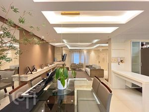 Image 9 - 886443