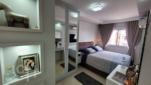 Image 9 - 886446