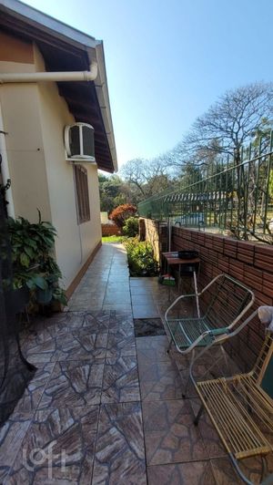 Image 4 - 886447