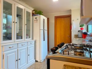 Image 10 - 886448