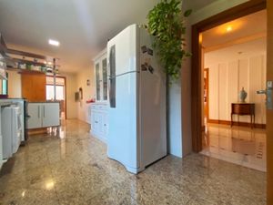 Image 12 - 886448