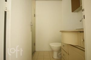 Image 8 - 886449