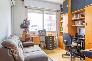 Image 12 - 886456
