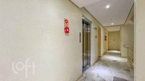 Image 25 - 886456