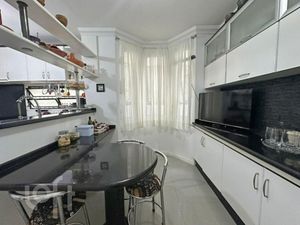 Image 8 - 886462