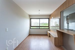 Image 1 - 886466