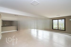 Image 21 - 886466