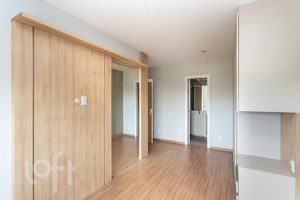 Image 12 - 886466