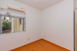 Image 7 - 886467