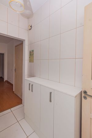 Image 11 - 886467