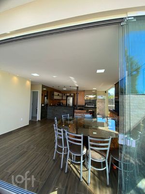Image 11 - 886468