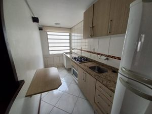 Image 11 - 886500
