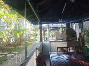 Image 23 - 886502