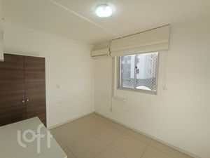 Image 15 - 886502