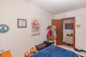 Image 9 - 886508