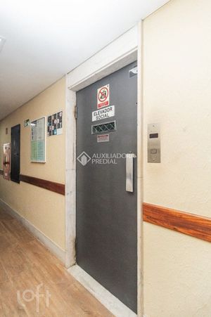 Image 21 - 886509