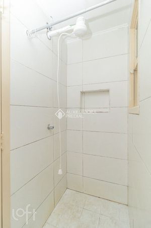 Image 11 - 886509