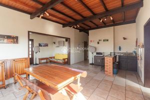 Image 22 - 886509