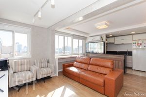 Image 37 - 886511
