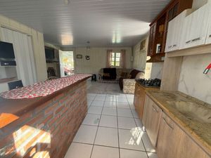 Image 4 - 886512