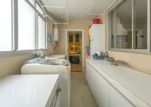 Image 31 - 886514