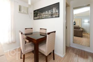 Image 14 - 886516