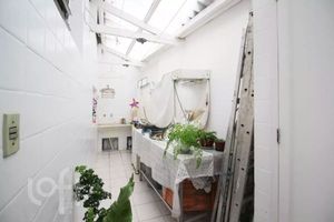 Image 35 - 886519
