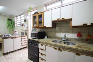Image 10 - 886519