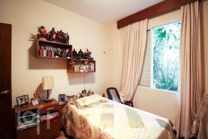 Image 17 - 886519